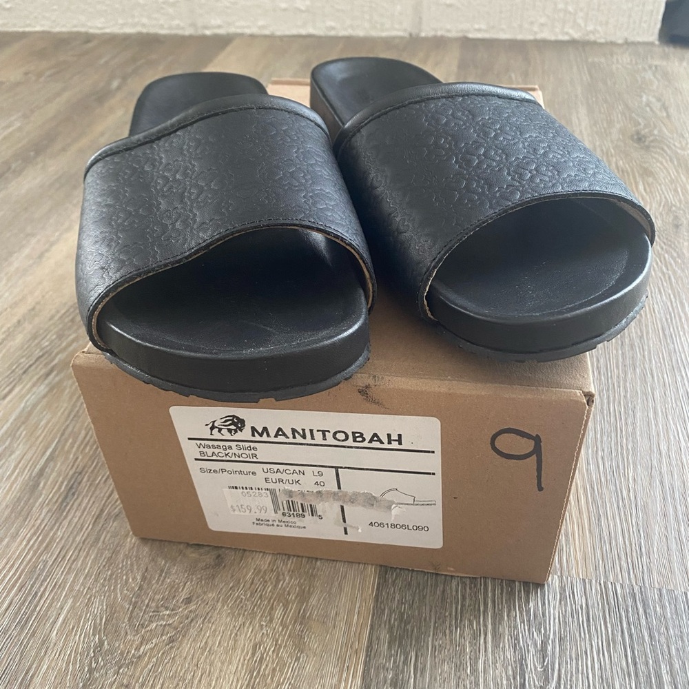 NWB Manitobah Wasaga Black Slide Sandals